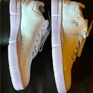 On Rodger size 10 unworn